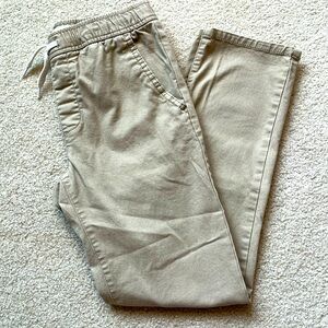 NWOT Old Navy relaxed slim khaki pull-on pants, Size L (10-12)